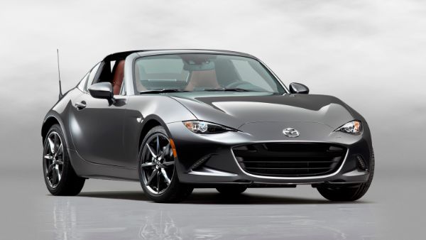 画像出典: http://www.mazda.com.au/about-mazda/news/latest-news/mazda-mx-5-rf-to-feature-machine-gray-premium-colour-designed-to-complement-kodo-design/