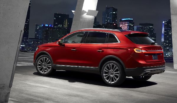 Embargoed Jan. 13, 2015 12:01am ET: 2016 Lincoln MKX