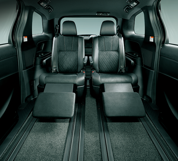 carlineup_estima_interior_indoor_space_2_54_pc