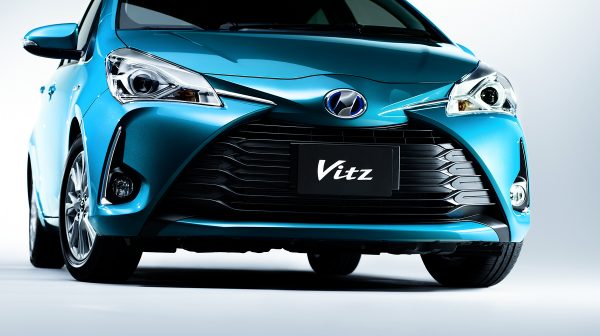 carlineup_vitz_exterior_top_pic_03_01_large