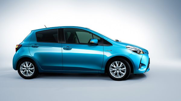 carlineup_vitz_exterior_top_pic_03_02_large