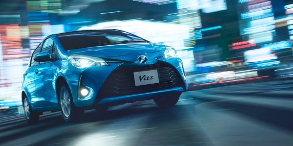carlineup_vitz_exterior_top_pic_08_01