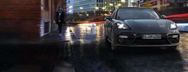 porsche-panamera-imageR81LE7ZX