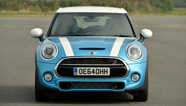 mini-f55-color-coopers-electric-blue-01