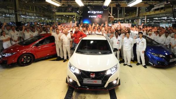 civic-type-r-unveiled-in-swindon-136399039709403901-150703131008